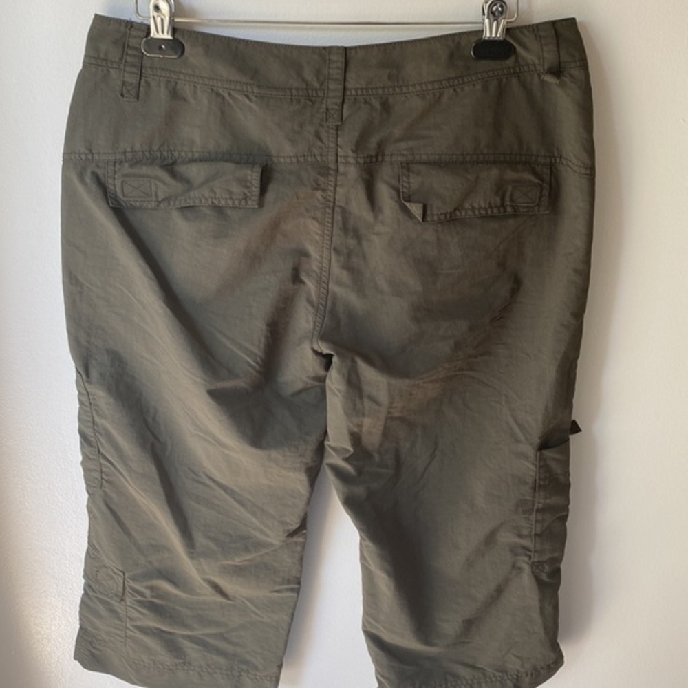 Eddie Bauer Olive Green Women 100% Nylon Cargo Pants 12 EUC - Picture 2 of 14